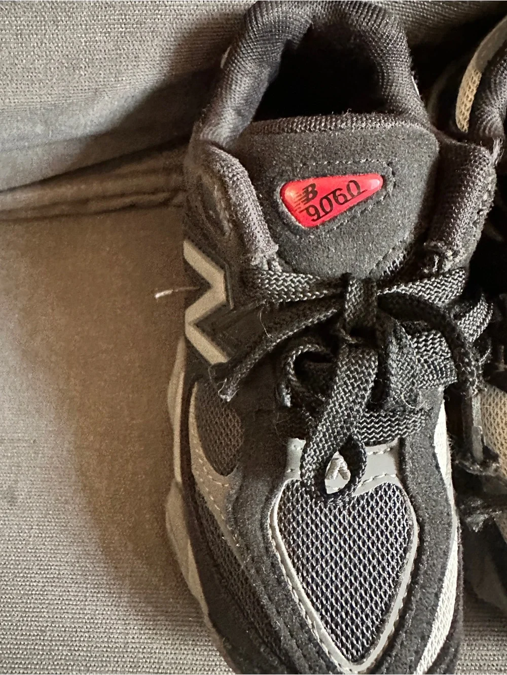New Balance Kids Black & Gray Lace-Up Sneakers